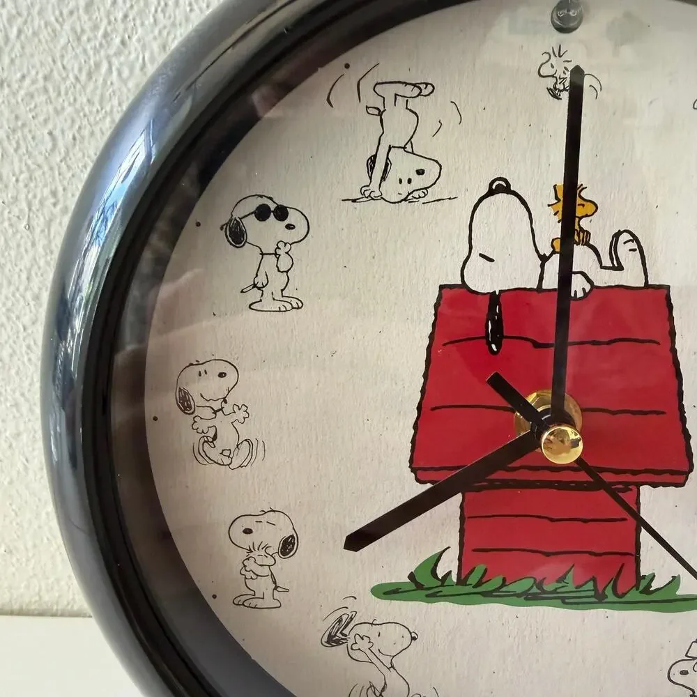 Peanuts Snoopy Woodstock Hourly 